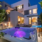 Specia Villa *